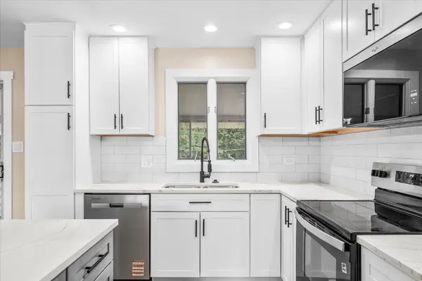 807 Division ST, Lisle, IL 60532