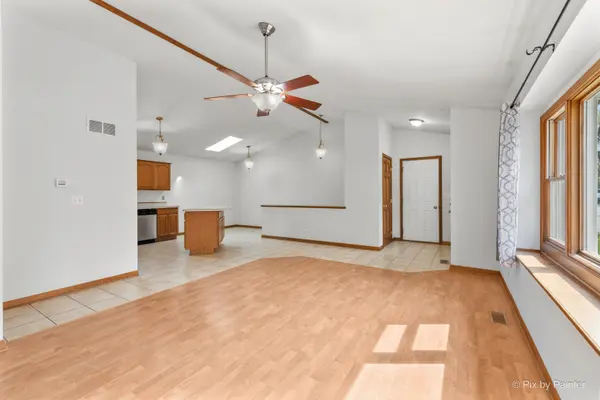 5214 PARKVIEW DR, Mccullom Lake, IL 60050