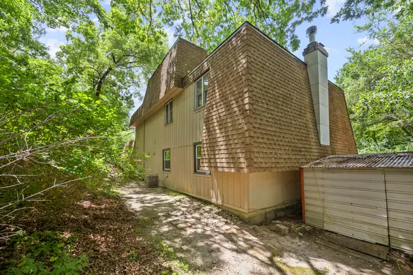 12712 Hensel RD, Huntley, IL 60142