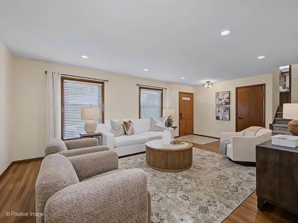 800 Marston AVE NE, Glen Ellyn, IL 60137
