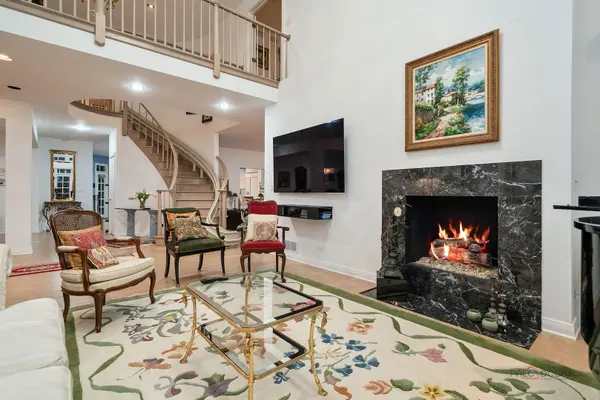 863 Gloucester XING, Lake Forest, IL 60045