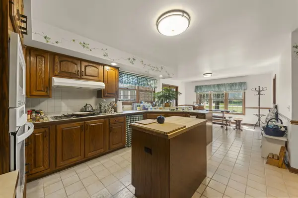 730 Cambridge PL, Sycamore, IL 60178