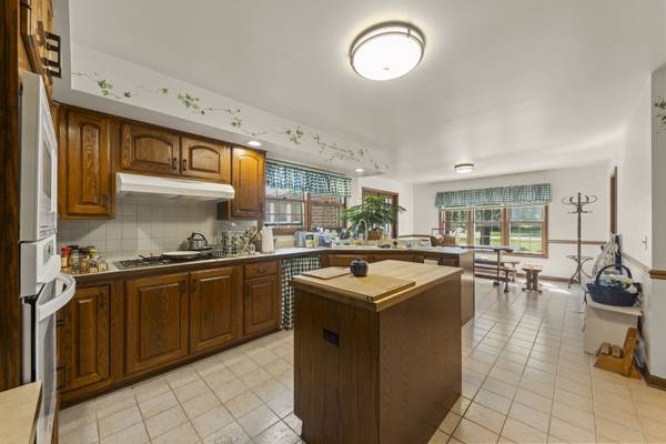 730 Cambridge PL, Sycamore, IL 60178