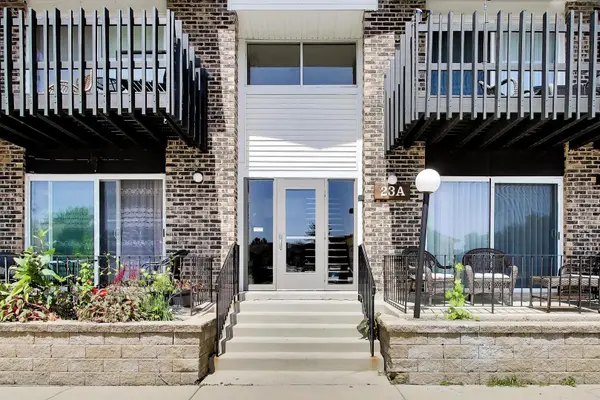 23A Kingery Quarter #102, Willowbrook, IL 60527