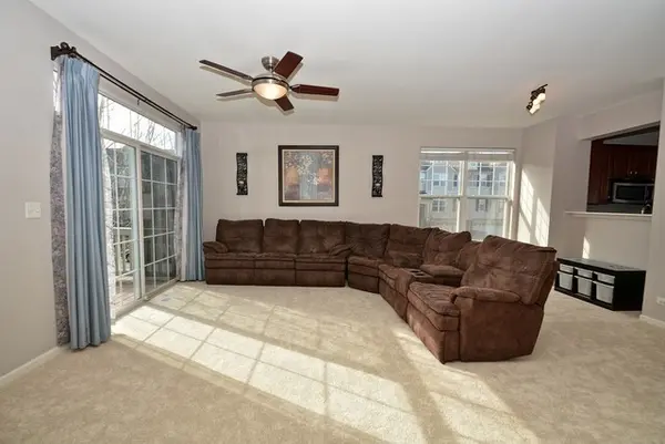 3370 Kentshire CIR, Aurora, IL 60504