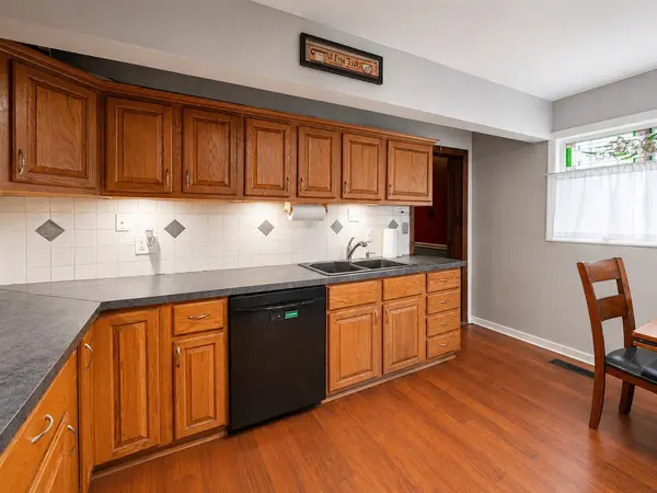 4431 Lisa LN, Oak Forest, IL 60452