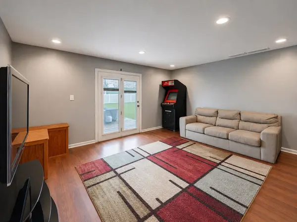 4431 Lisa LN, Oak Forest, IL 60452