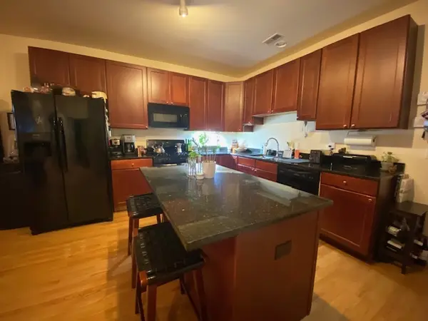2000 W Warren BLVD #4NE, Chicago, IL 60612