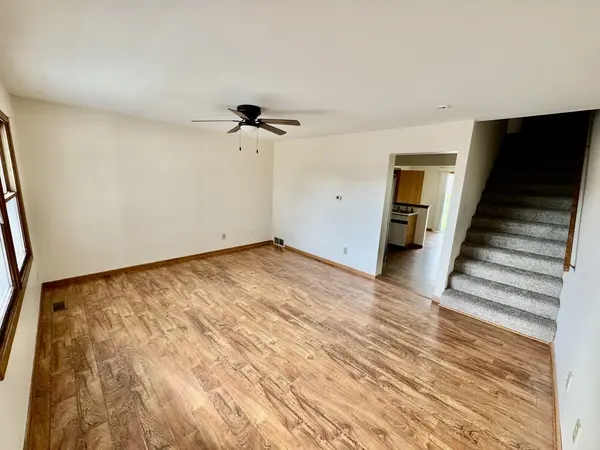1383 Moluf ST, Dekalb, IL 60115