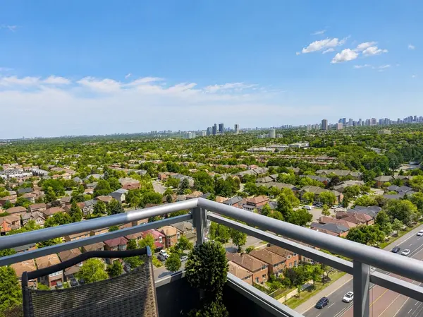 7890 Bathurst ST #1904, Vaughan, ON L4J 0J8
