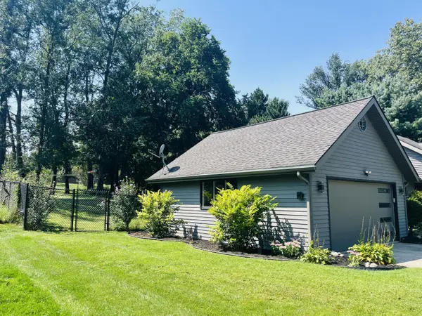 632 Woodstone PATH, Valparaiso, IN 46385