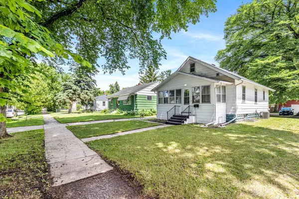 1513 11th ST N, Fargo, ND 58102