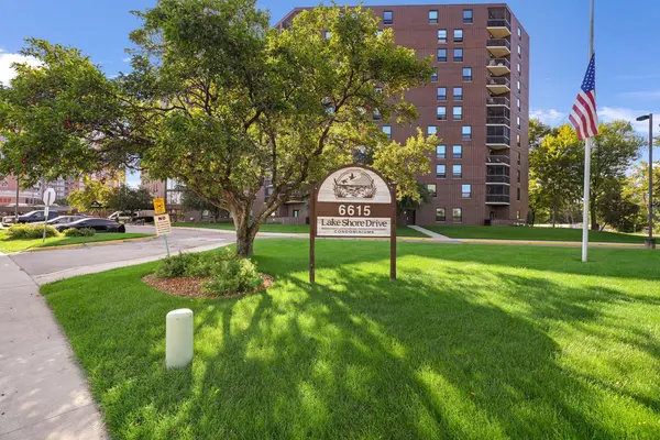 6615 Lake Shore DR S #115, Richfield, MN 55423
