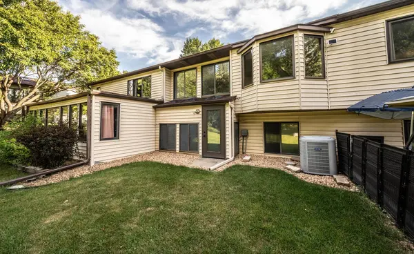 14351 Glenda DR, Apple Valley, MN 55124
