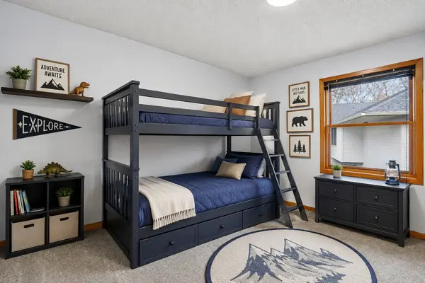 18669 Clear View CT, Minnetonka, MN 55345