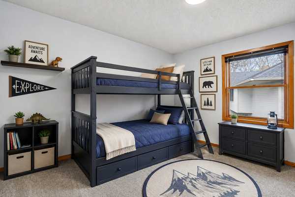 18669 Clear View CT, Minnetonka, MN 55345