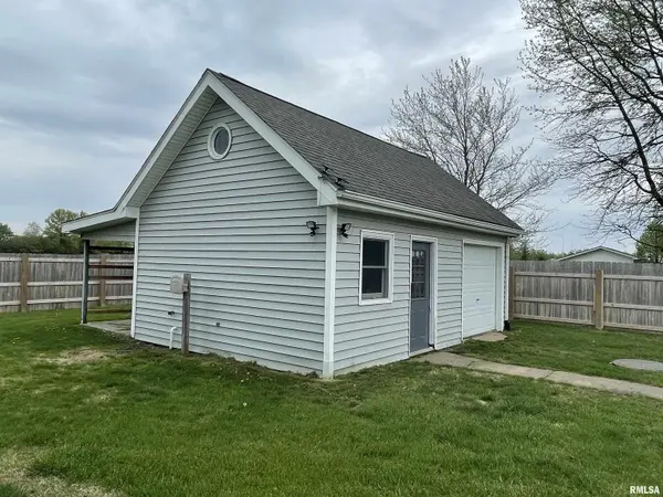 1205 Aurelia DR, Marion, IL 62959