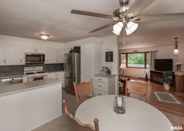 817 16TH ST, Bettendorf, IA 52722