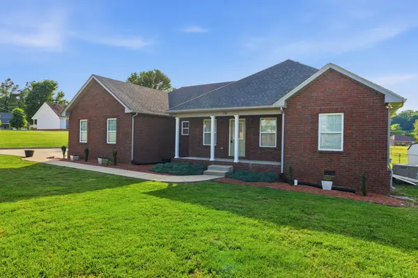 738 Sycamore Dr, Springfield, TN 37172