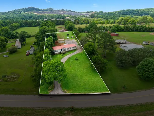 19 Clark Mill Rd, Fayetteville, TN 37334