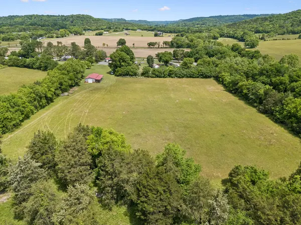 27 Clark Mill Rd, Fayetteville, TN 37334