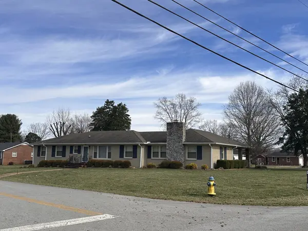 100 River Dr, Mcminnville, TN 37110
