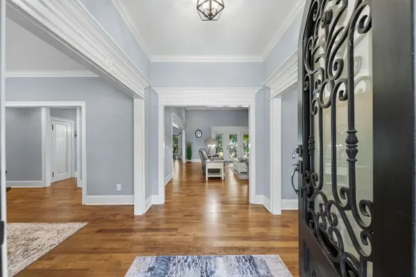 1725 Mayflower Dr, Columbia, TN 38401