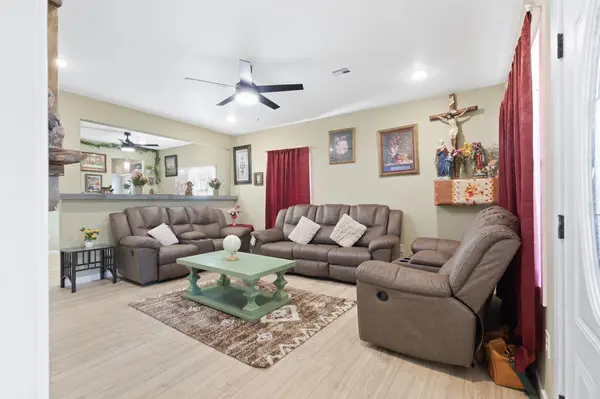1117 Oak ST, Carthage, MO 64836