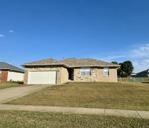 3802 W Greenway DR, Springfield, MO 65804
