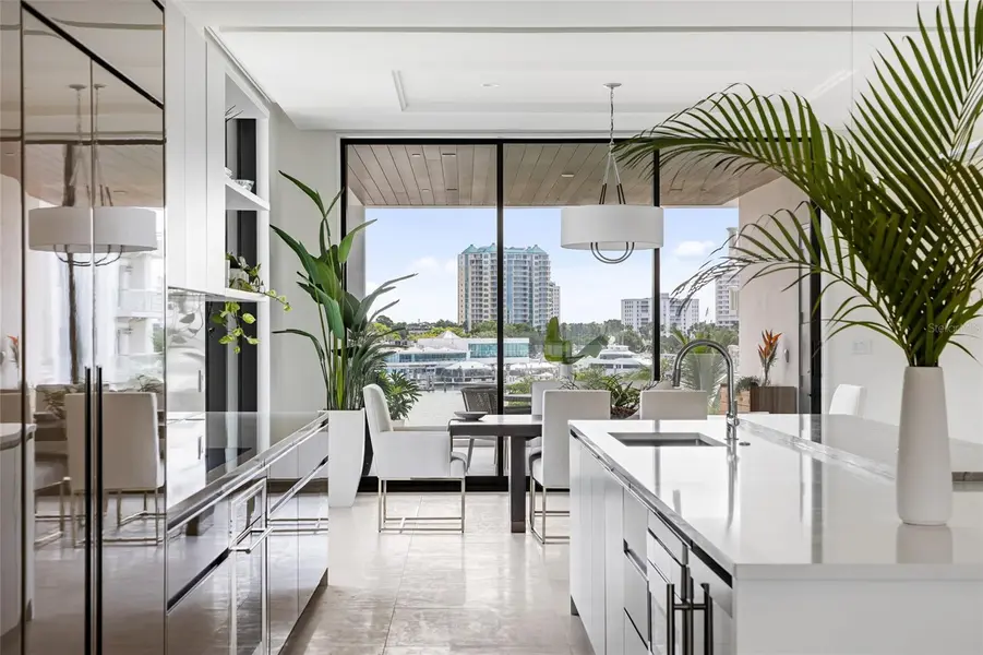 509 GOLDEN GATE PT #4, Sarasota, FL 34236