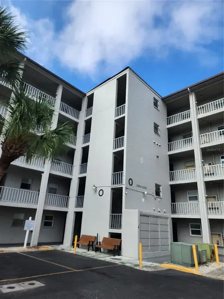 3064 LAKE BAYSHORE DR #115, Bradenton, FL 34205