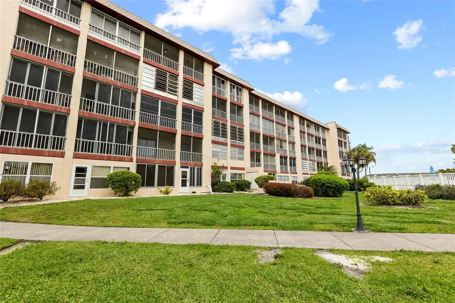 3959 LAKE BAYSHORE DR #F 412, Bradenton, FL 34205