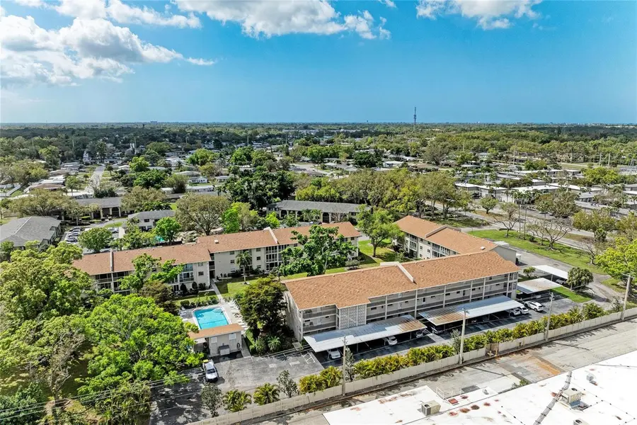 3983 MACEACHEN BLVD #424, Sarasota, FL 34233