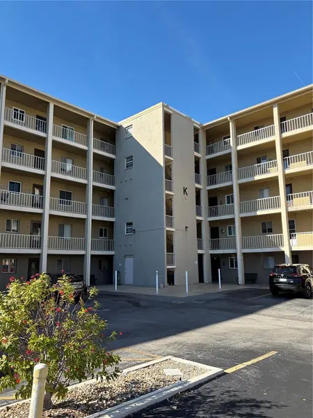 3514 LAKE BAYSHORE DR #K-108, Bradenton, FL 34205