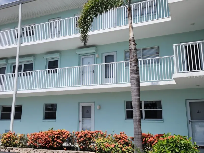 1819 SHORE DR S #217, South Pasadena, FL 33707