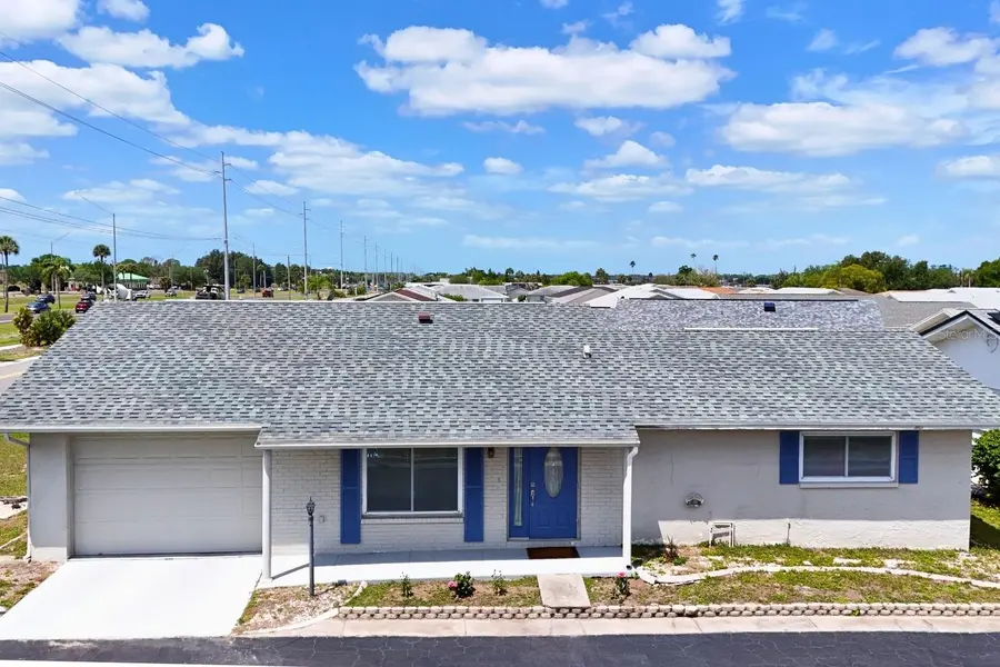 702 HUXLEY PL, Sun City Center, FL 33573