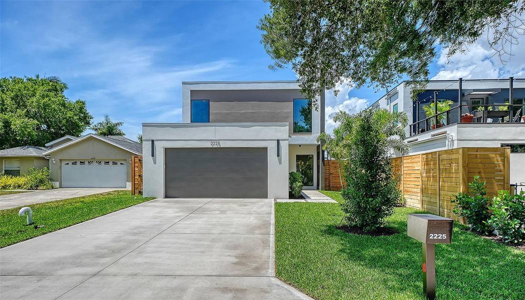 2225 FLORINDA ST, Sarasota, FL 34231