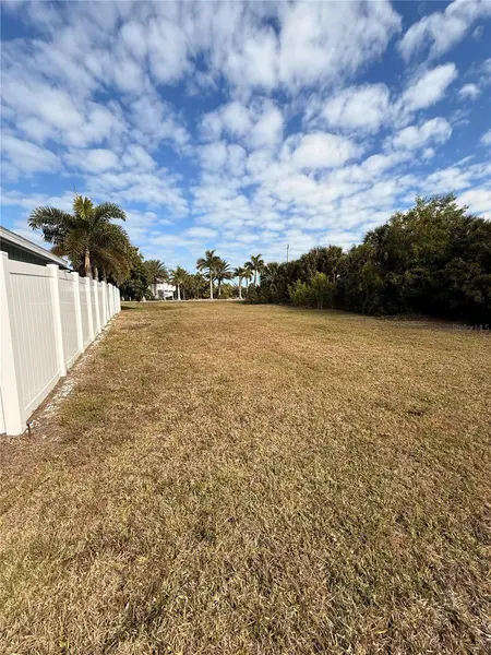 3099 CUSSELL DR, St James City, FL 33956