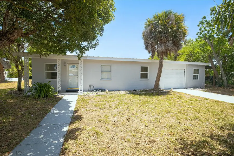 203 WATERWAY CIR NE, Port Charlotte, FL 33952