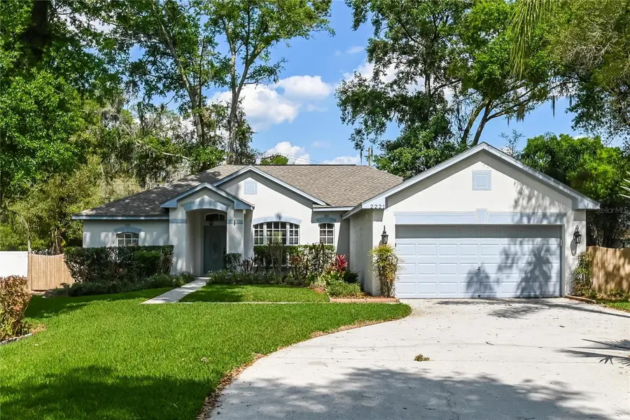 2221 MOUNTAIN MEADOW WAY, Valrico, FL 33594