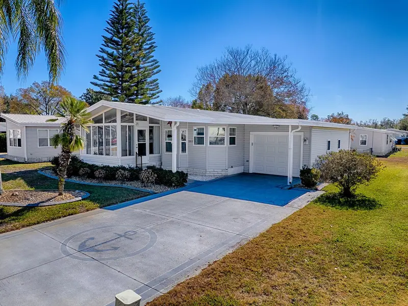 3217 MANATEE RD, Tavares, FL 32778