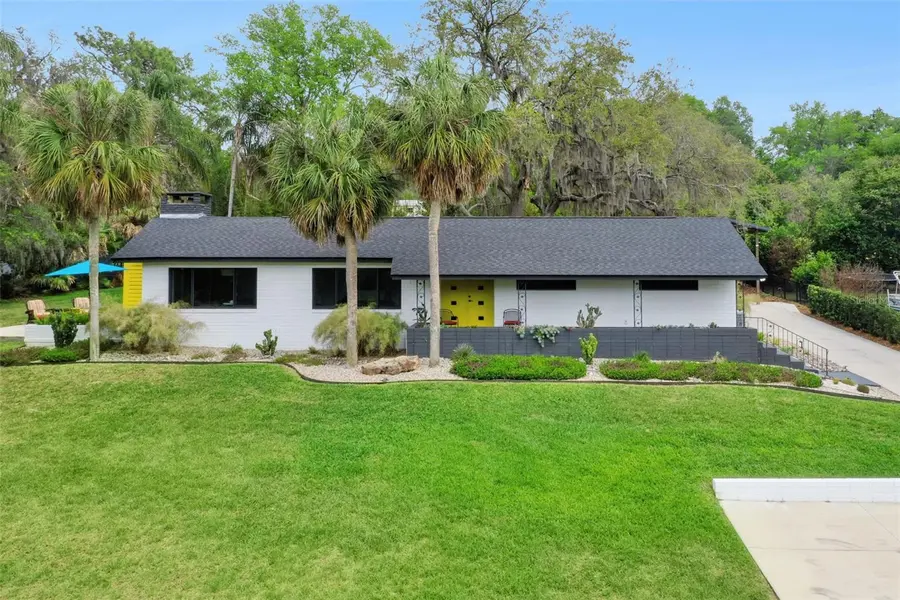 10426 LAKESHORE DR, Clermont, FL 34711