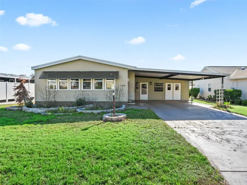 1514 HILLCREST DR, Lady Lake, FL 32159