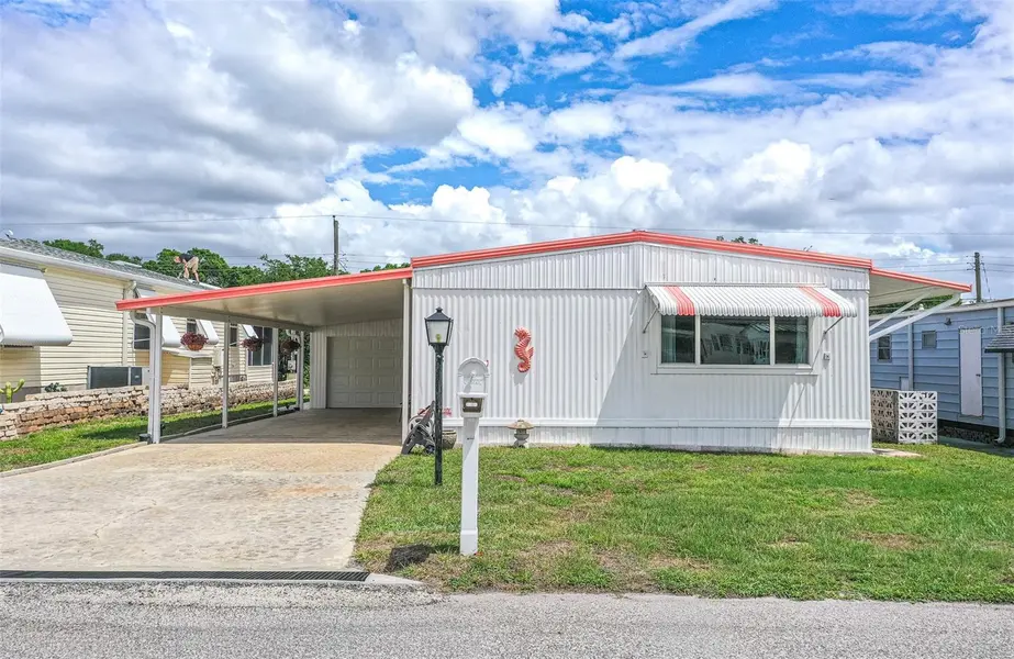 1818 BLUE LAKE DR, Lakeland, FL 33801