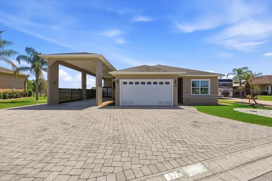 572 MEANDERING WAY, Polk City, FL 33868
