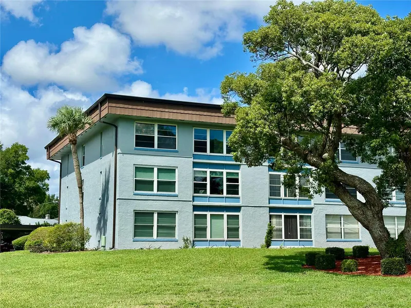 333 LAKE HOWARD DR NW #304B, Winter Haven, FL 33880