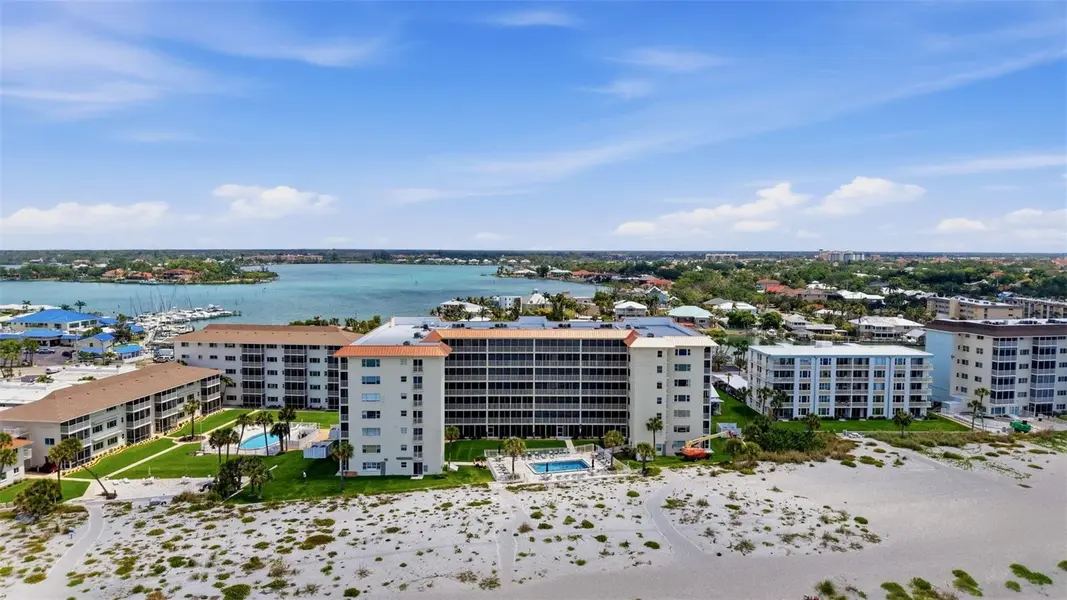 1150 TARPON CENTER DR #304, Venice, FL 34285