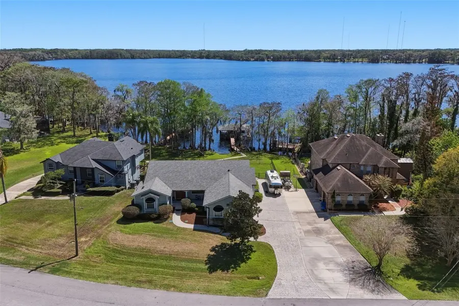 834 MILLSHORE DR, Chuluota, FL 32766