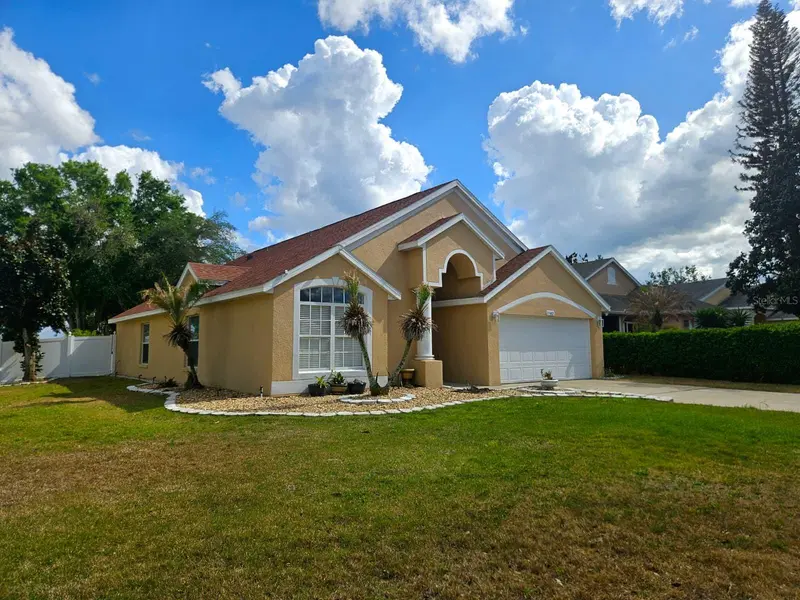 15601 AUTUMN GLEN AVE, Clermont, FL 34714