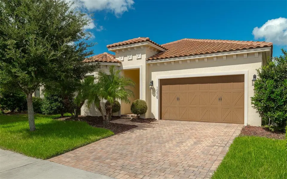 10429 STAPELEY DR, Orlando, FL 32832